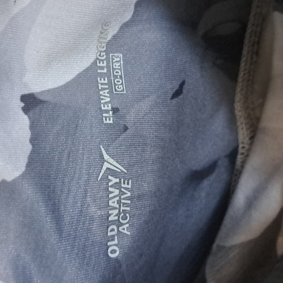 Old Navy Elevate Floral Leggings - Picture 2 of 2